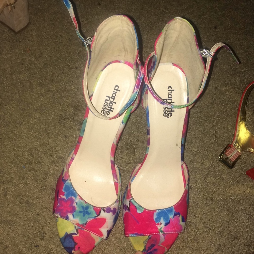 Floral print heels